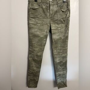 LOFT Women's Olive Camouflage Skinny Jeans